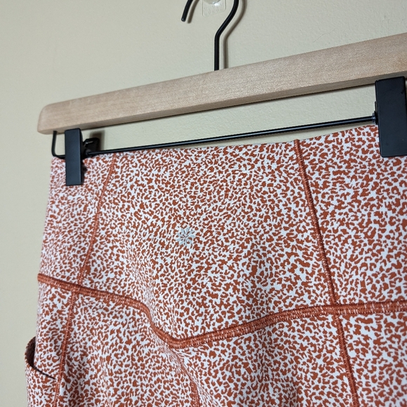 ATHLETA salutation stash pocket textured tights size XS - Picture 8 of 9